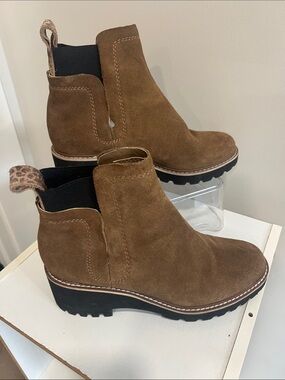 🔥🔥DV by Dolce Vita Women's Suede Chelsea Ankle Boots in Chestnut Brown